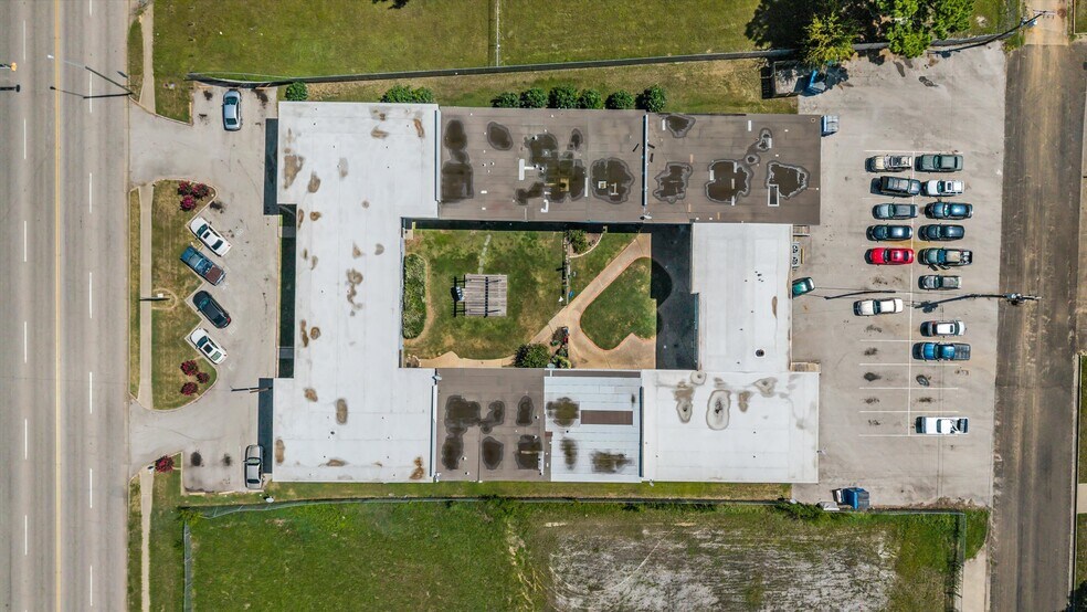 Primary Photo Of 1224 S High St, Longview Apartments For Sale