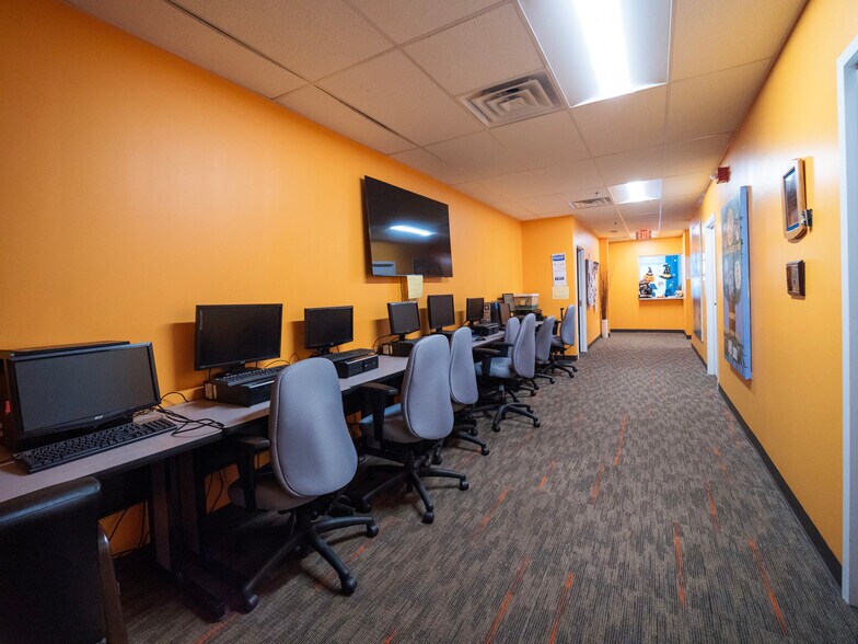 More Photos Of 100 S Broad St, Philadelphia Office For Lease
