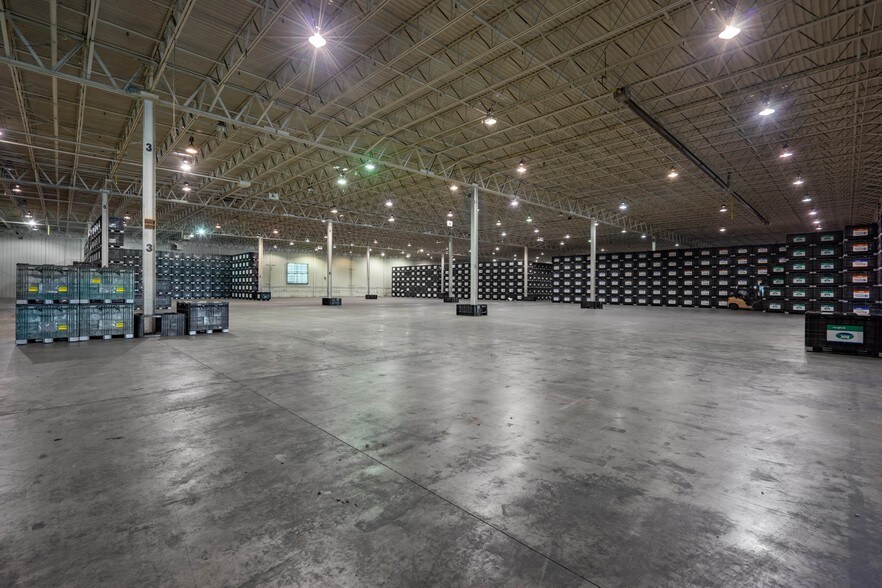 More Photos Of 1924 County Rd 3000 N, Rantoul Warehouse For Lease