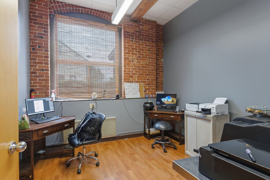 More Photos Of 103 Roxbury St, Keene Office For Sale