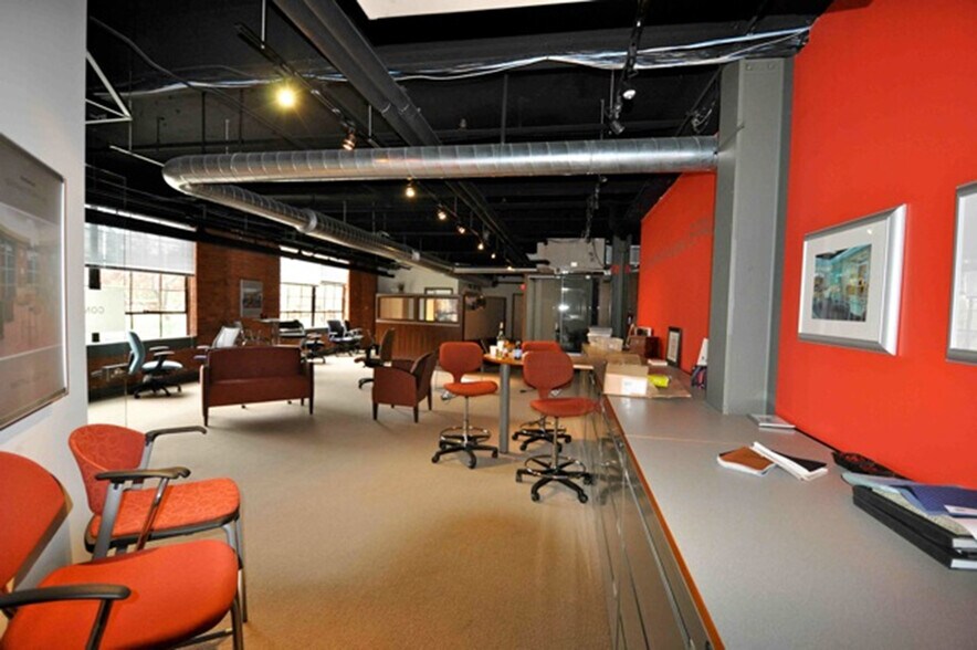 More Photos Of 73 Pickering Rd, Rochester Coworking Space