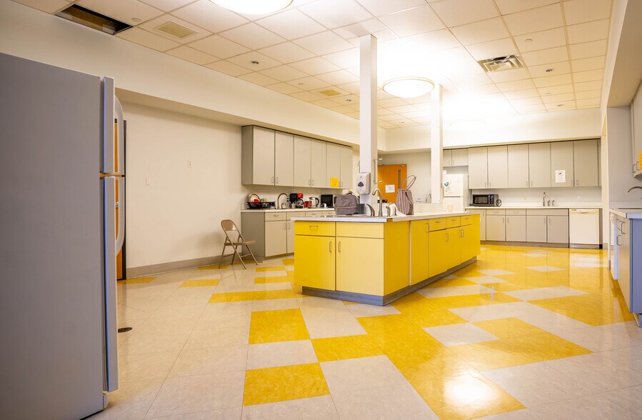 More Photos Of 43 Old Ridgebury Rd, Danbury Light Manufacturing For Lease