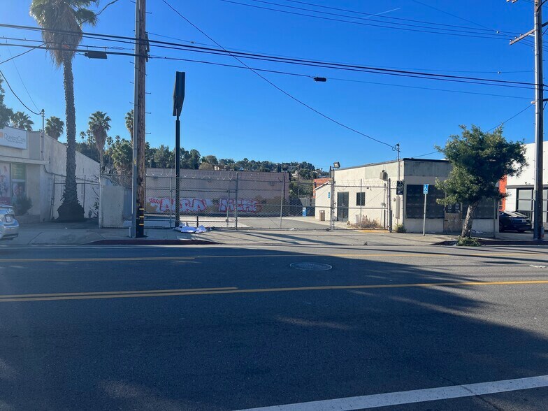 More Photos Of 4442 York Blvd, Los Angeles Auto Dealership For Lease