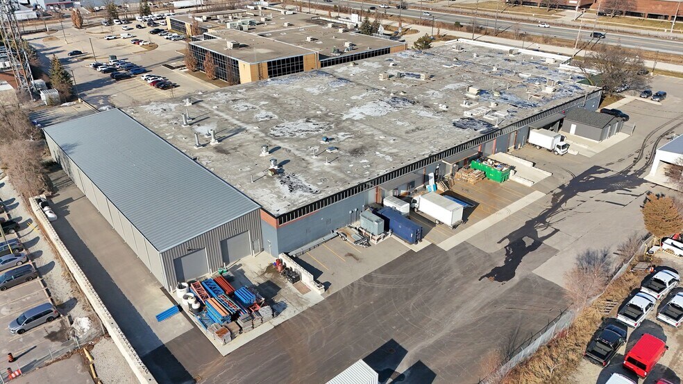 More Photos Of 94 Brockport Dr, Toronto Service For Lease