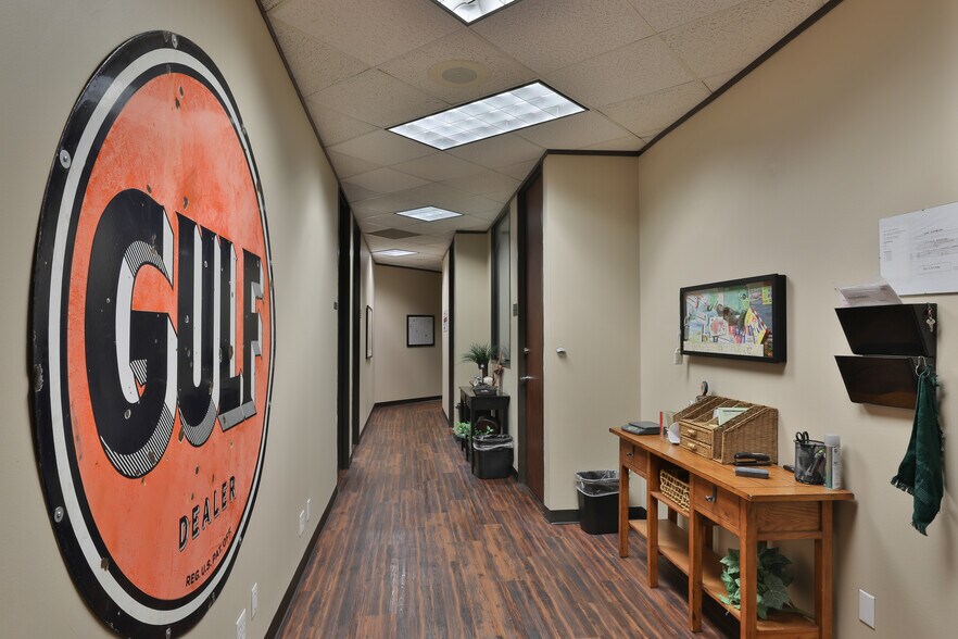 More Photos Of 12727 Featherwood Dr, Houston Medical For Sale