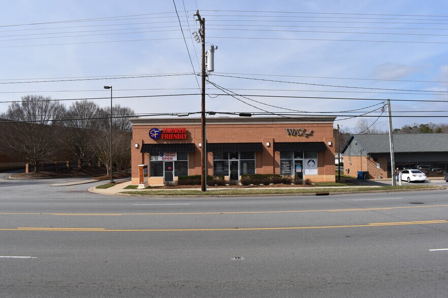 More Photos Of 2923 N Center St, Hickory Freestanding For Lease
