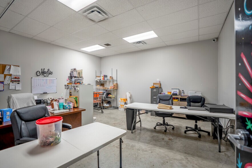 More Photos Of 13027 TX-105 E, Cut And Shoot Sports And Entertainment For Sale