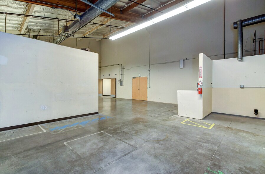 More Photos Of 3101 111th St SW, Everett Manufacturing For Lease