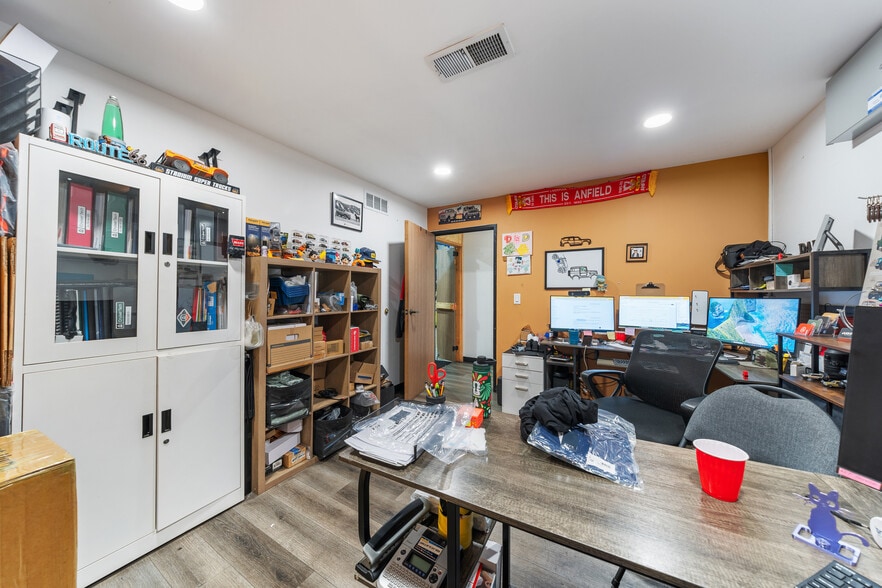More Photos Of 23282 Peralta Dr, Laguna Hills Warehouse For Sale
