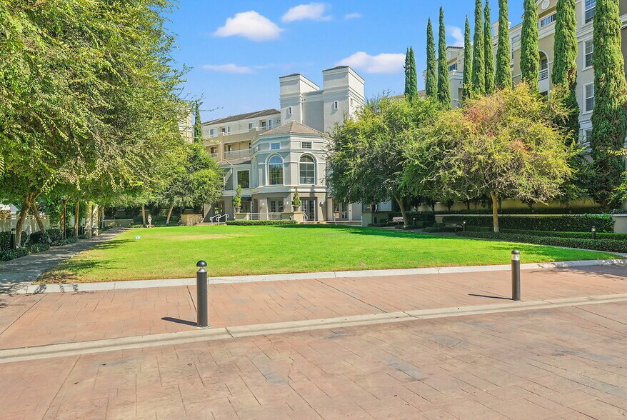 More Photos Of 31 E MacArthur Crescent Dr, Santa Ana Apartments For Lease