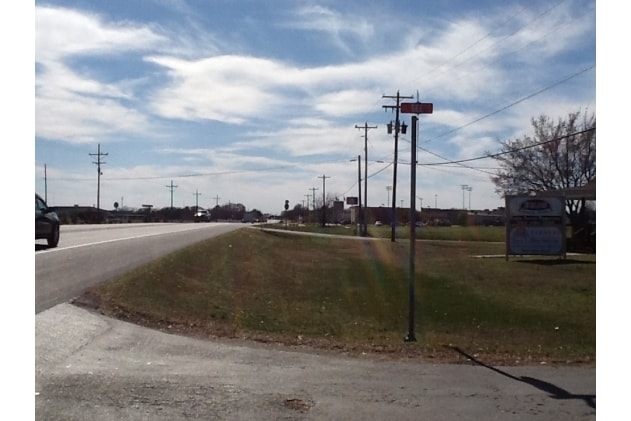 More Photos Of 520 US Highway 377, Pilot Point Office For Sale