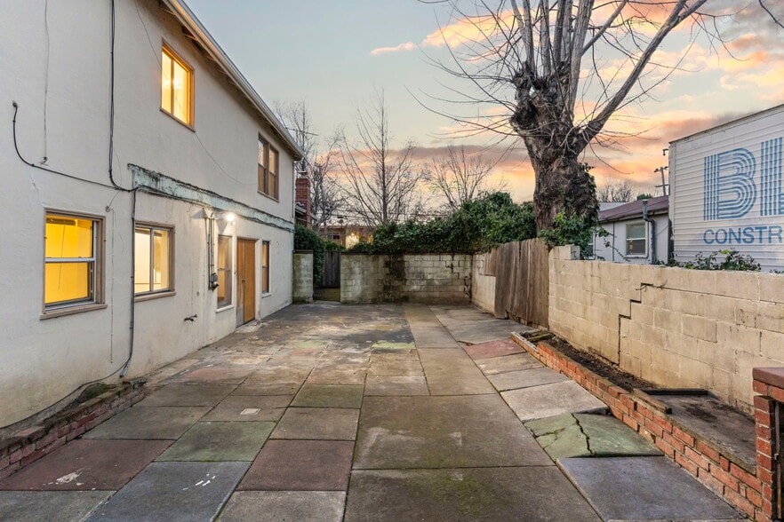 More Photos Of 24954 Cypress Ave, Hayward Multifamily For Sale