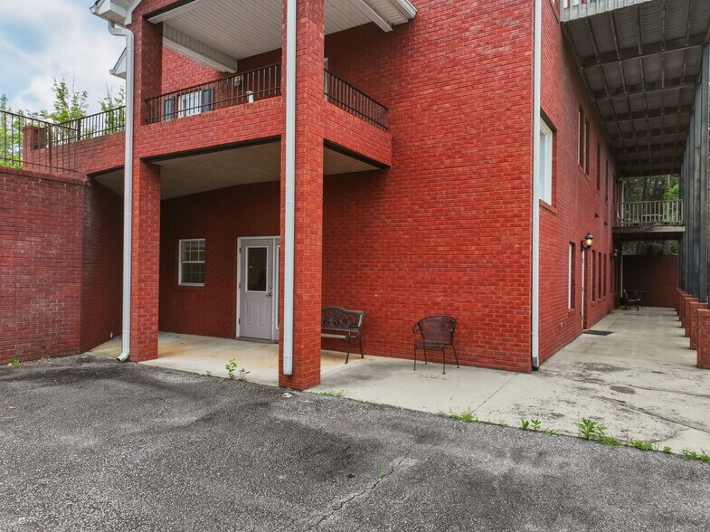 More Photos Of 70 Mountain Dr, Dahlonega Medical For Lease
