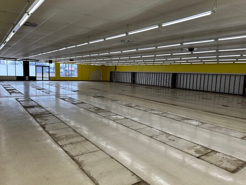 More Photos Of 106 E Main St, Gassville Freestanding For Sale