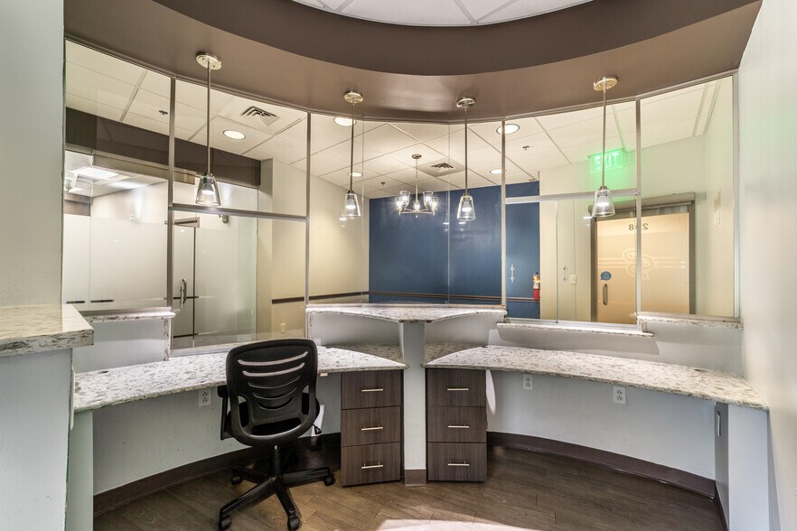 More Photos Of 250 E Basse Rd, San Antonio Medical For Lease