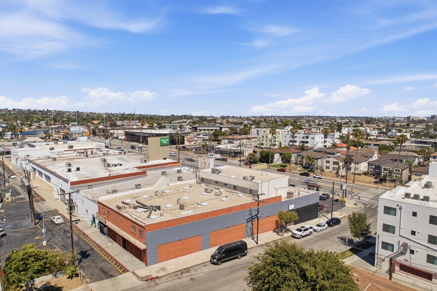 Primary Photo Of 5401 W Alvern Cir, Los Angeles Office Residential For Lease