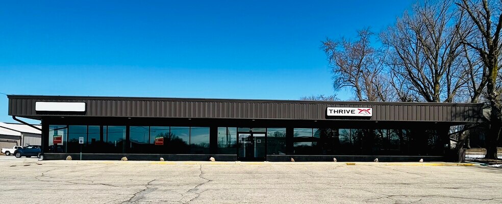 Primary Photo Of 2040 E Main St, Little Chute Storefront For Sale