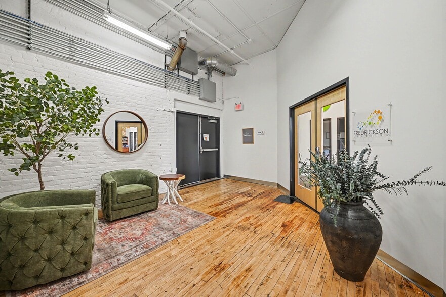 More Photos Of 755 Prior Ave N, Saint Paul Research And Development For Lease