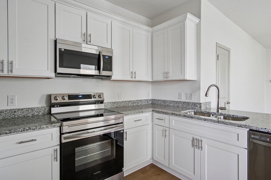 More Photos Of 6408 Segovia Ranch, San Antonio Apartments For Sale