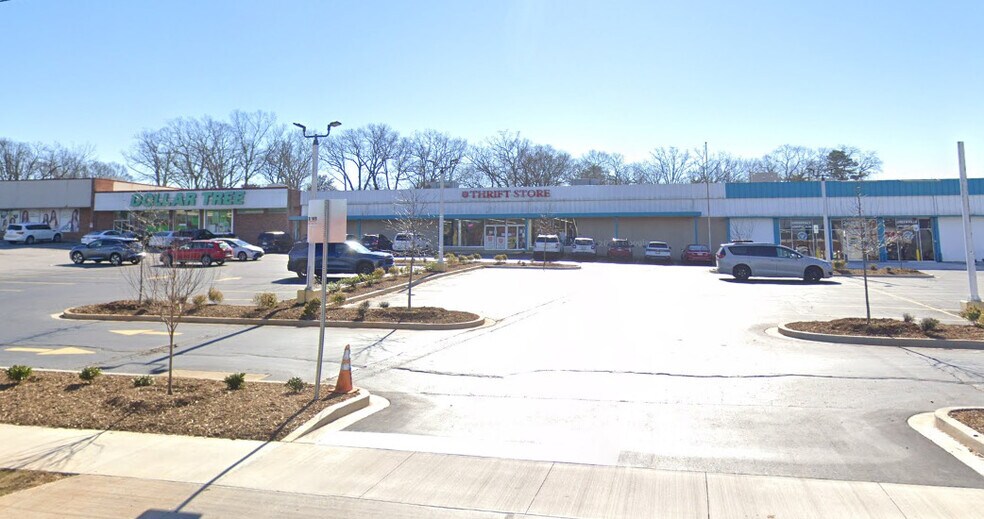 More Photos Of 2402 E North St, Greenville Freestanding For Lease