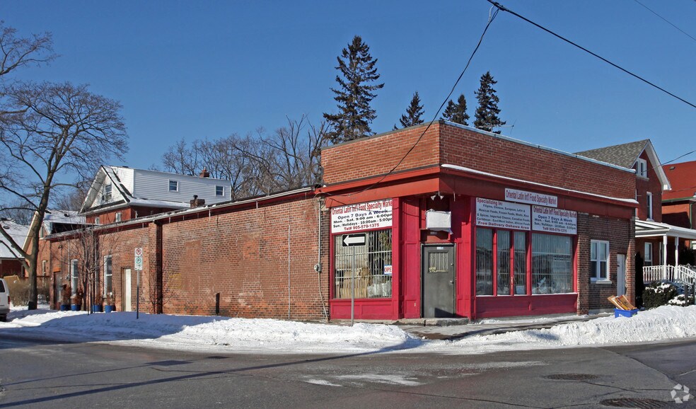 Primary Photo Of 164-166 Division St, Oshawa Storefront Retail Residential For Lease