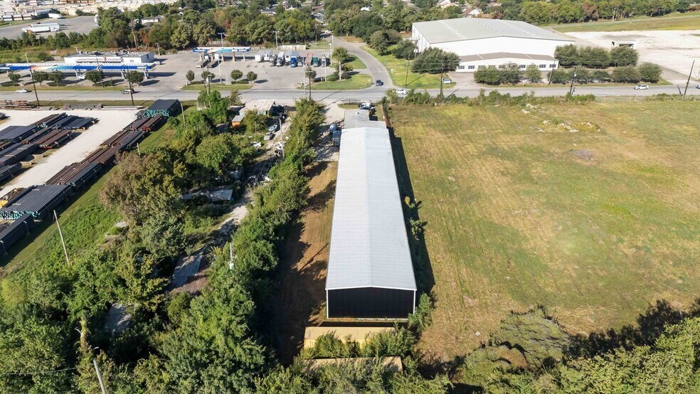 More Photos Of 9740 Sheldon Rd, Houston Industrial For Sale