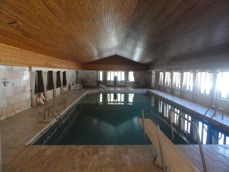 More Photos Of 2255 Rte 327, Grenville-sur-la-rouge Hotel For Sale