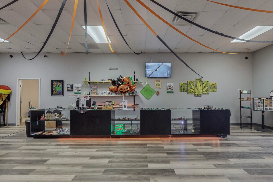 More Photos Of 804 S Main St, Belen Storefront For Sale