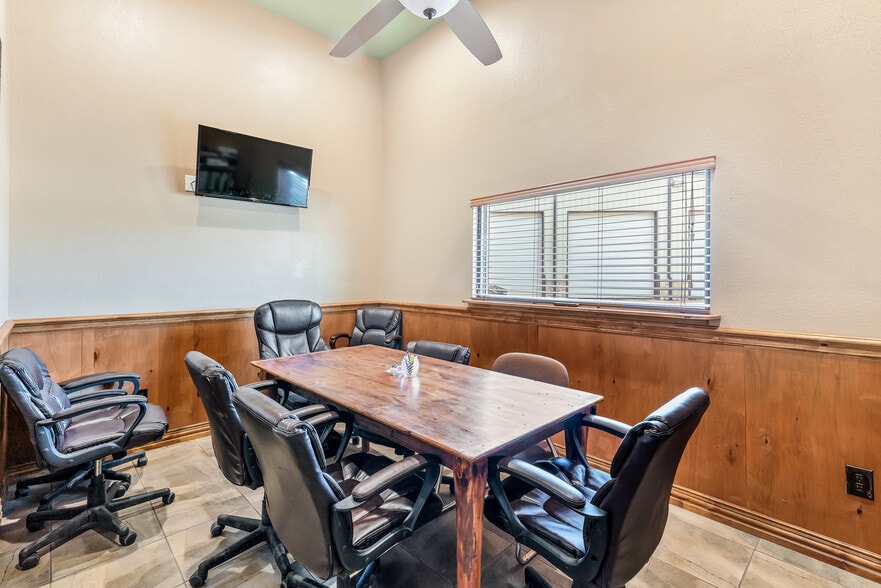 More Photos Of 4400 US Highway 377, Granbury Industrial For Lease