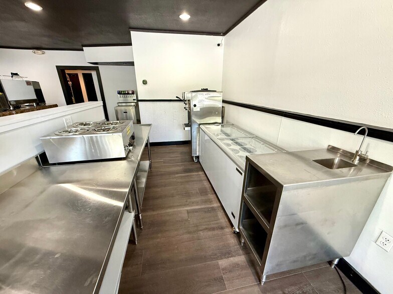 More Photos Of 105 S Water St, Nixa Restaurant For Sale