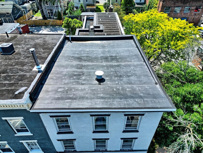 More Photos Of 511 Warren St, Hudson Storefront Retail Residential For Sale