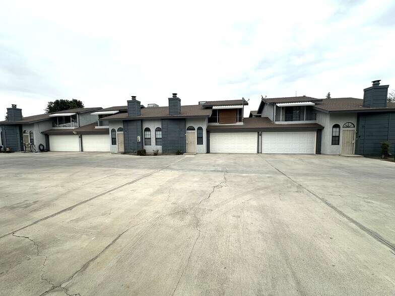 More Photos Of 7717 S Laurelglen Blvd, Bakersfield Apartments For Sale