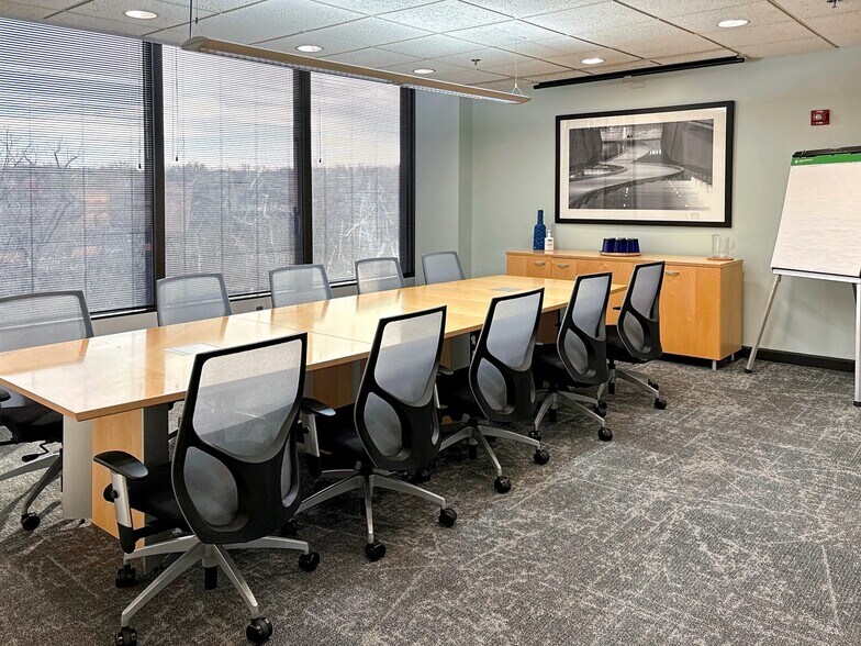 More Photos Of 9393 W 110th St, Overland Park Coworking Space