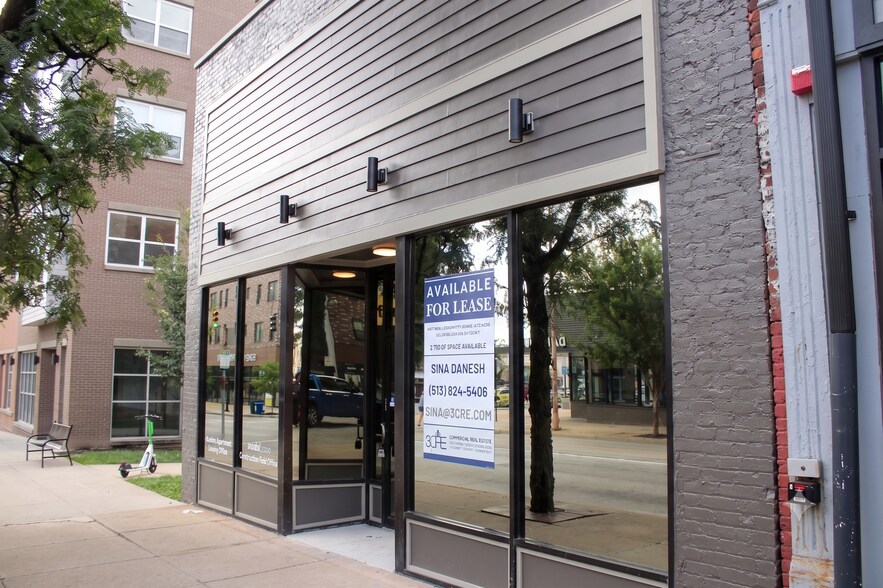 Primary Photo Of 925 E McMillan St, Cincinnati Storefront Retail Office For Lease