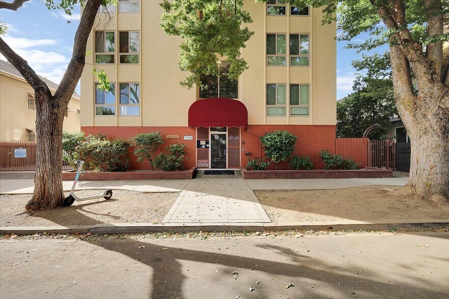 More Photos Of 2320 P St, Sacramento Apartments For Sale