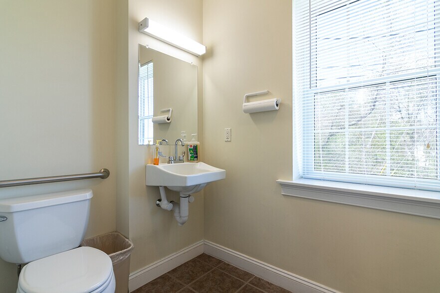 More Photos Of 376 Dry Bridge Rd, North Kingstown Warehouse For Sale