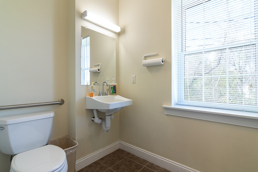 More Photos Of 376 Dry Bridge Rd, North Kingstown Warehouse For Sale