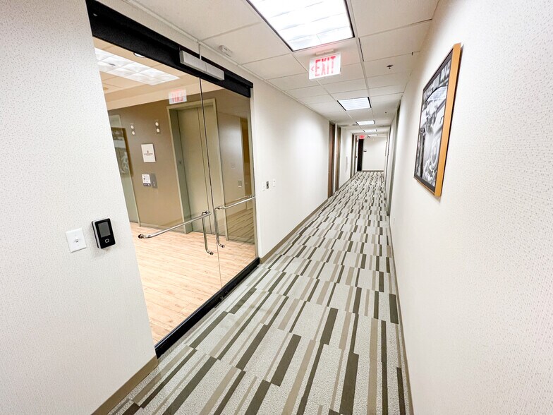 More Photos Of 500 W Illinois Ave, Midland Office For Lease