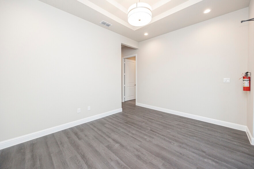 More Photos Of 6000 Alma Rd, McKinney Office For Lease