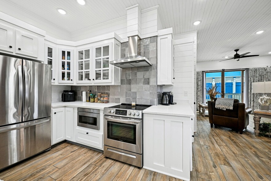 More Photos Of 124 Lafitte St, Mandeville Hospitality For Sale