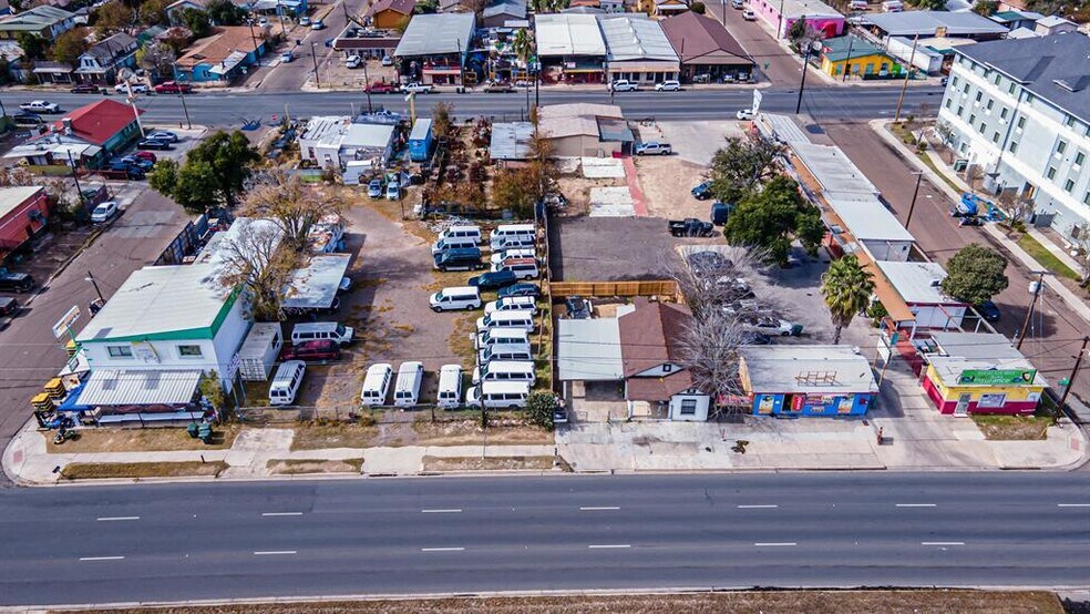 More Photos Of 3002 Santa Ursula Ave, Laredo General Retail For Sale