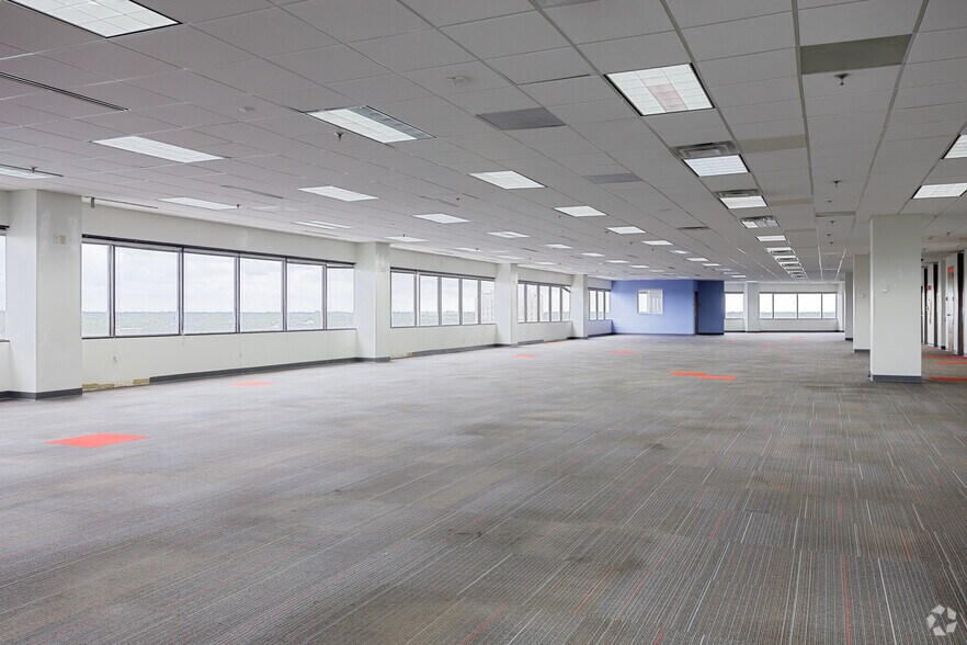 More Photos Of 5900 Lake Ellenor Dr, Orlando Office For Lease