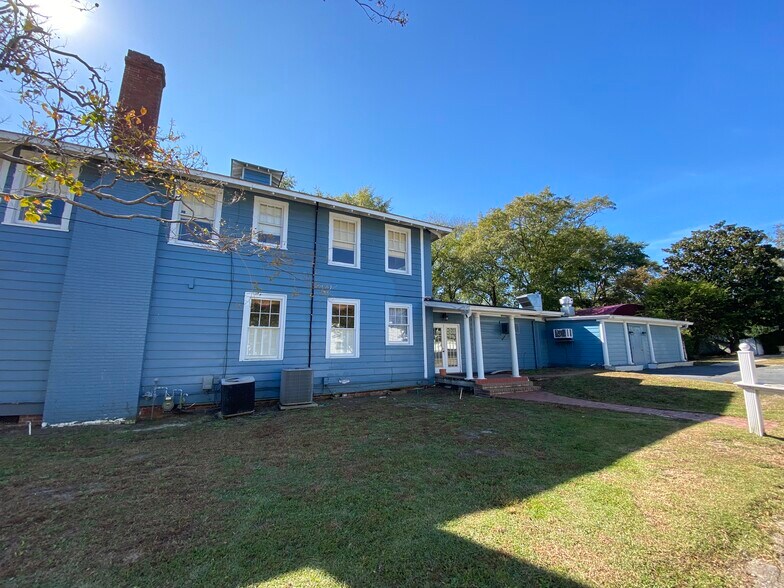 More Photos Of 421 N Lake Dr, Lexington Lodge Meeting Hall For Sale