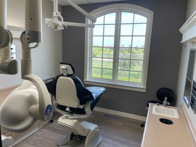 More Photos Of 8501 Plum Dr, Urbandale Medical For Sale