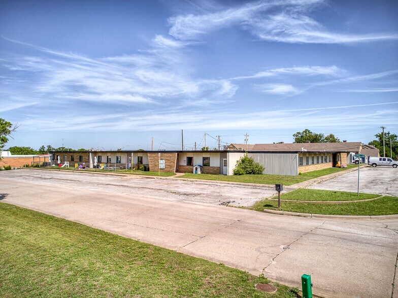 More Photos Of 3838 State St, Bartlesville Office For Sale