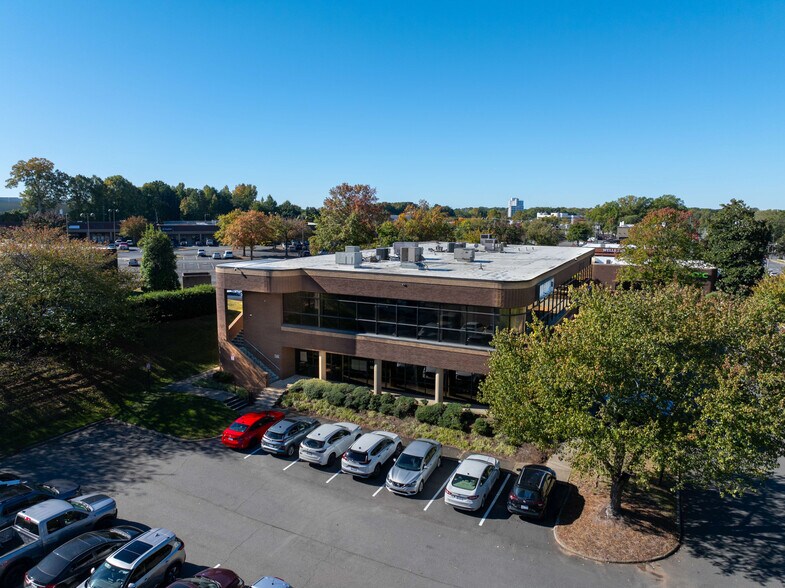 More Photos Of 820 Tyvola Rd, Charlotte Loft Creative Space For Lease