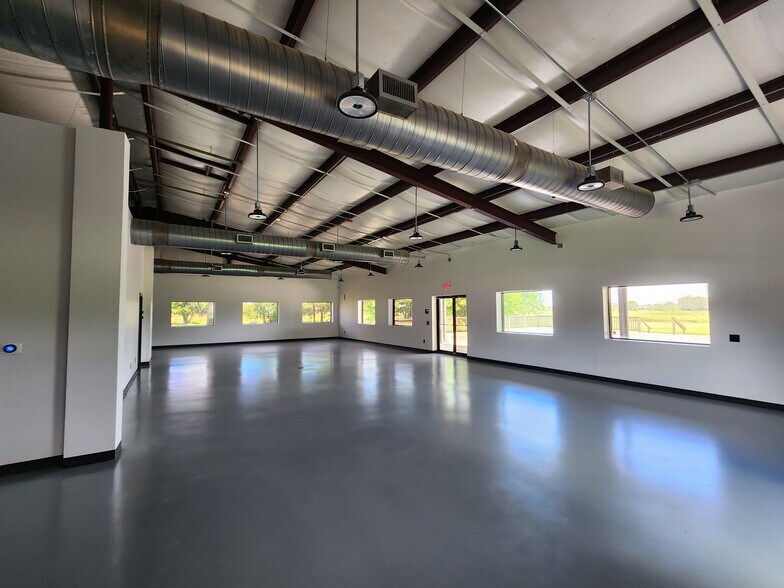 More Photos Of 1219 Walnut St, La Marque Industrial For Lease