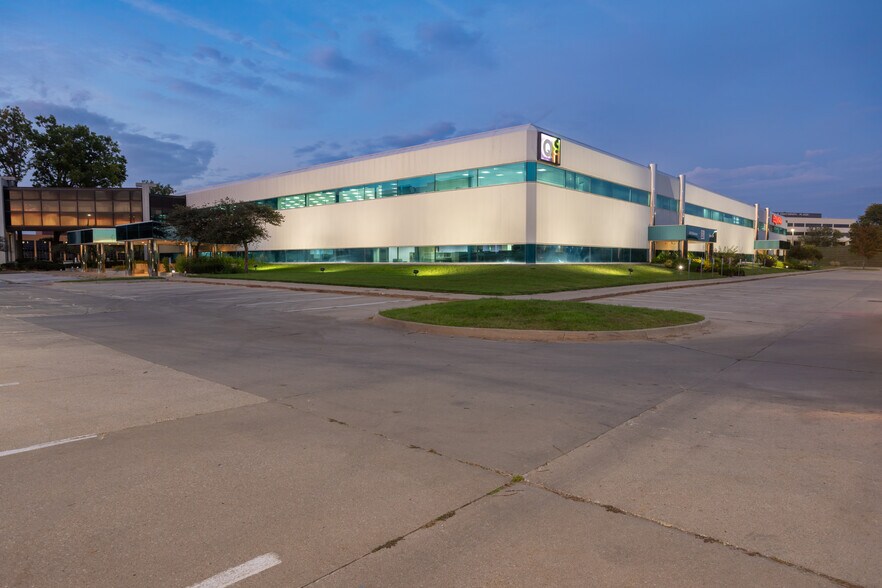 More Photos Of 4300 Westown Pky, West Des Moines Office For Lease