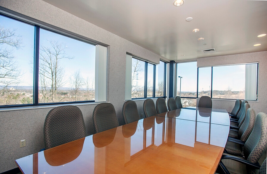 More Photos Of 4550 Lena Dr, Mechanicsburg Office For Lease