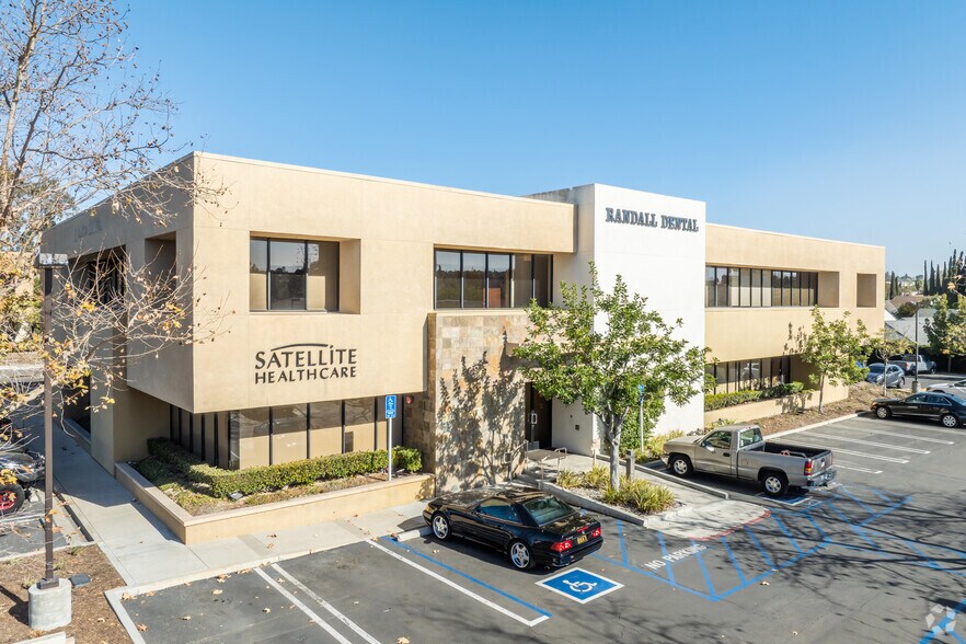 Primary Photo Of 25251 Paseo de Alicia, Laguna Hills Medical For Lease